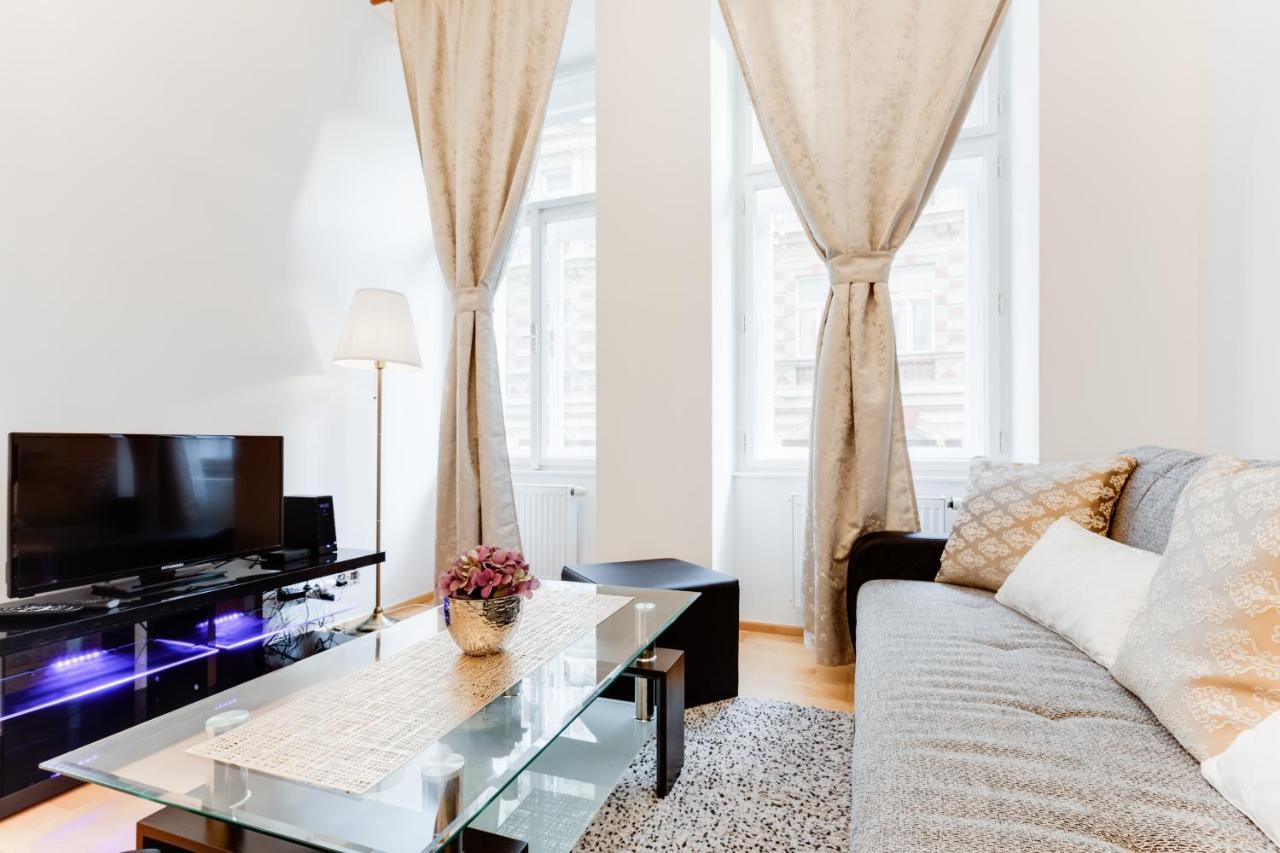 Wenceslas Square Royal Apartment Prag Exteriör bild