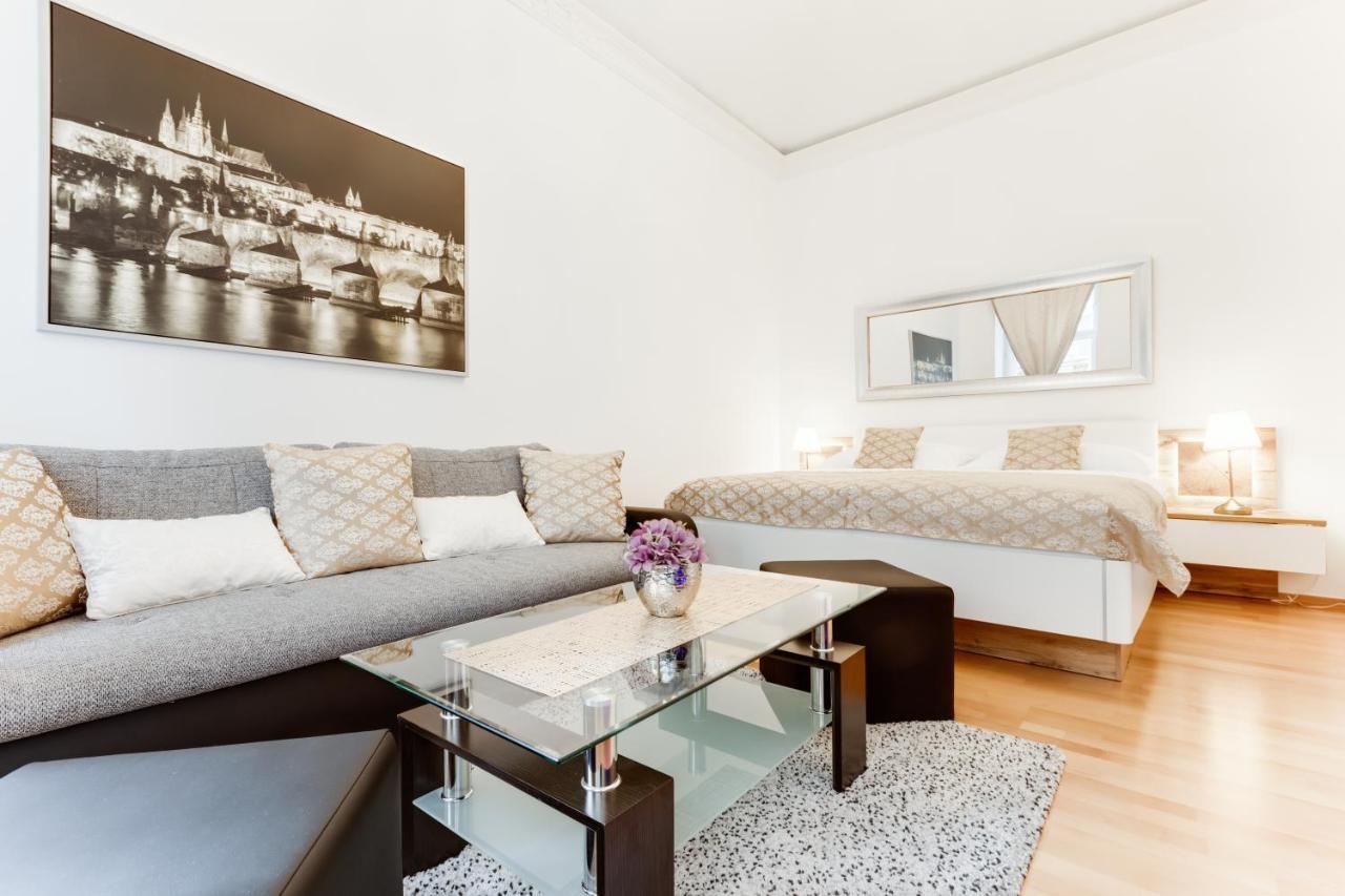 Wenceslas Square Royal Apartment Prag Exteriör bild